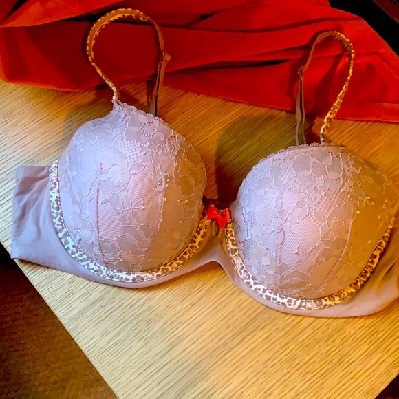 Victoria’s Secret Body Bra w/lace and leopard!